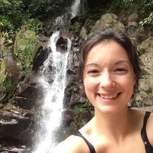 Meet your Posher, Ashley